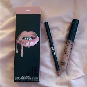 Velvet lip kit (bare is a nude pinky beige)